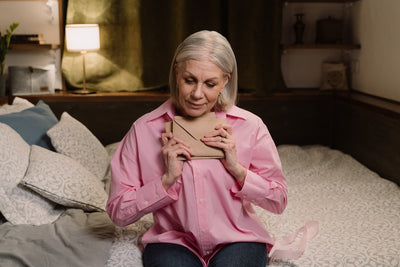 What to Consider When Choosing the Right Bed Rails For the Elderly
